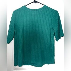 Green Cropped shirt.